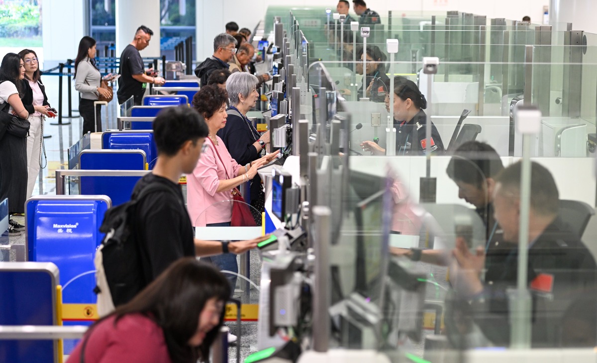 Canada and UK Citizens Can Visit China Visa-Free Starting Feb 17